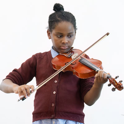 Girl playing the violin