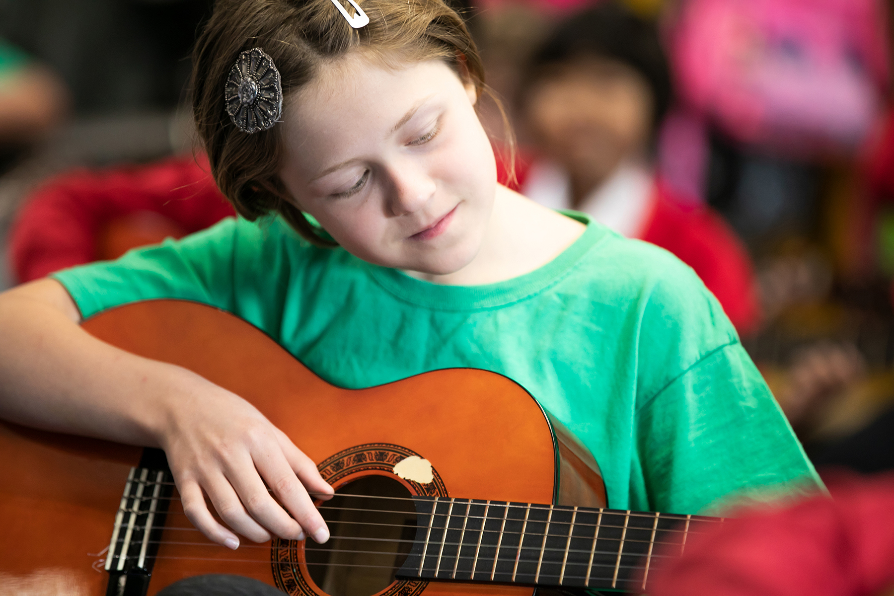 In2Music.Guitars.JosephHood.03.sm_